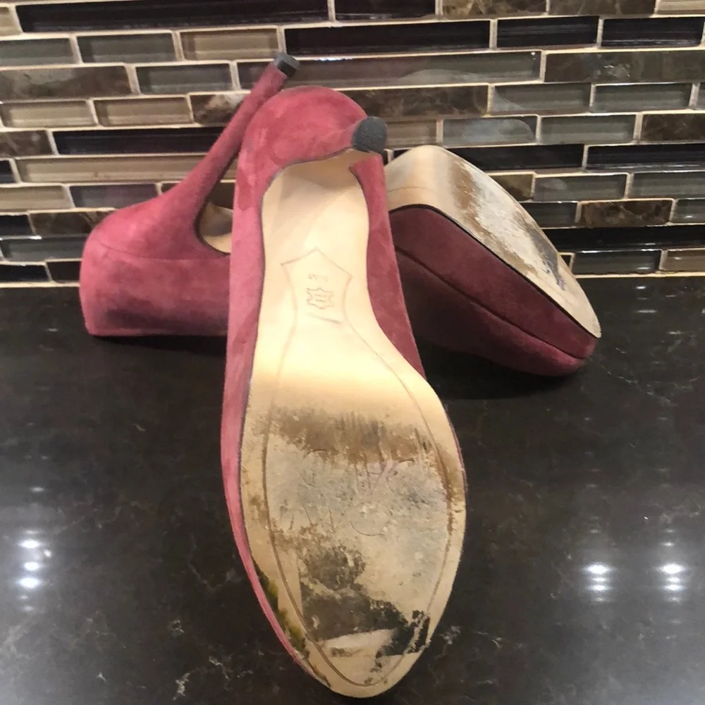 Joan &‎ David suede red cranberry suede heels